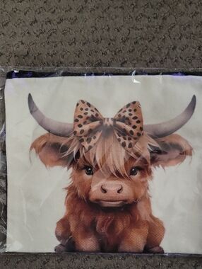Super CUTE Highland Cow Cosmetic/Makeup Bag- NEW